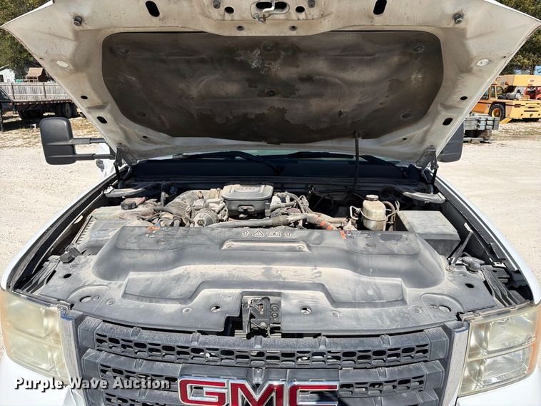 image for item FN2650 2013 GMC Sierra 3500HD Crew Cab utility bed pickup truck