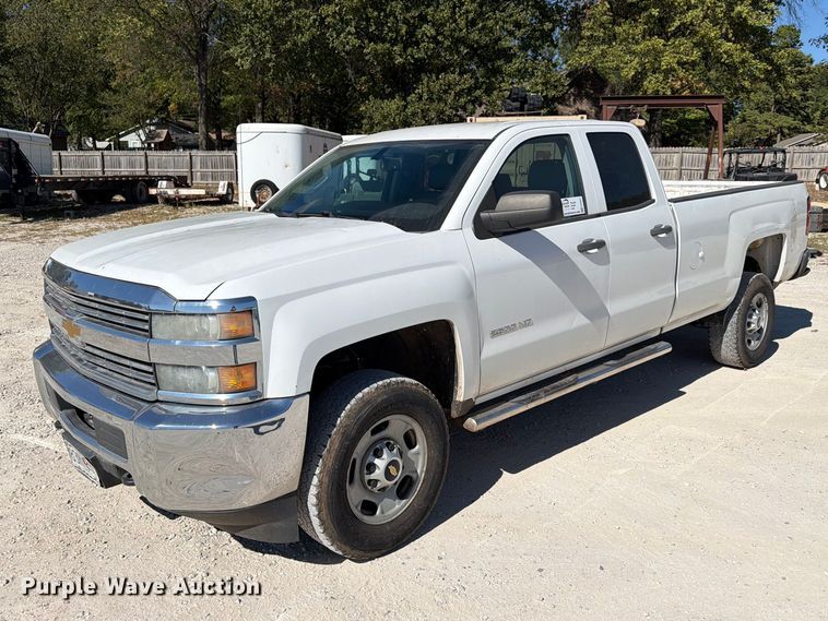 2015 Chevrolet Silverado 2500HD Crew Cab pickup truck