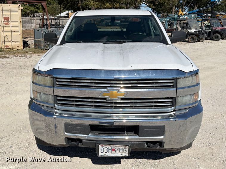 image for item FN2651 2015 Chevrolet Silverado 2500HD Crew Cab pickup truck