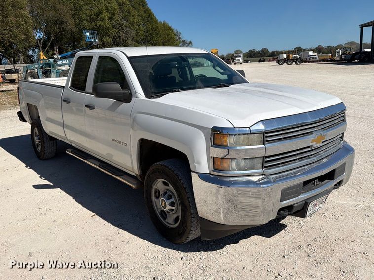 image for item FN2651 2015 Chevrolet Silverado 2500HD Crew Cab pickup truck
