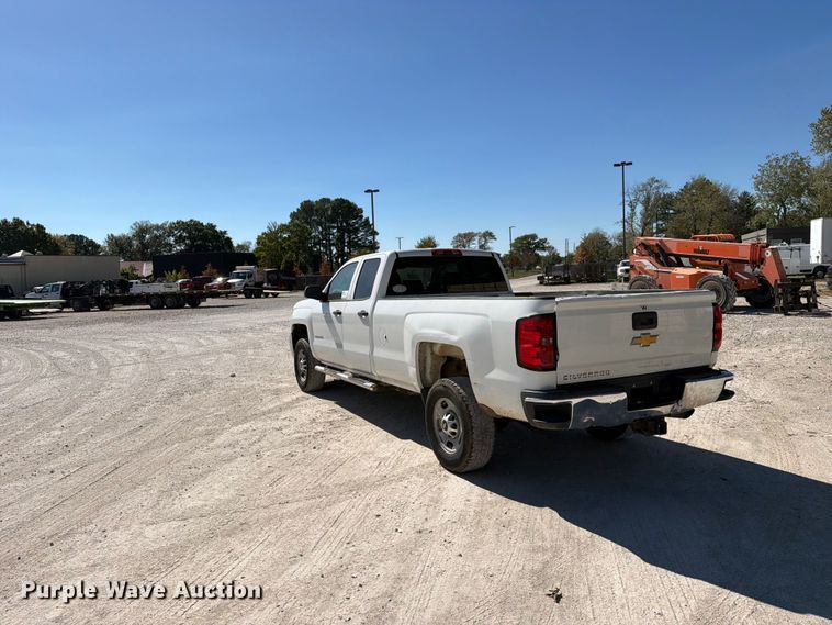 image for item FN2651 2015 Chevrolet Silverado 2500HD Crew Cab pickup truck