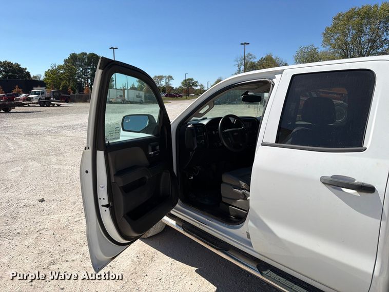 image for item FN2651 2015 Chevrolet Silverado 2500HD Crew Cab pickup truck