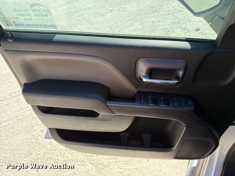 image for item FN2651 2015 Chevrolet Silverado 2500HD Crew Cab pickup truck