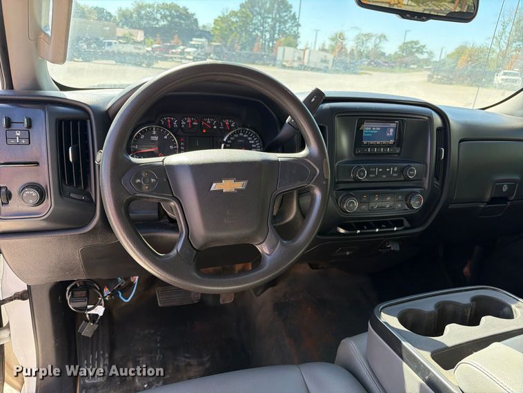 image for item FN2651 2015 Chevrolet Silverado 2500HD Crew Cab pickup truck