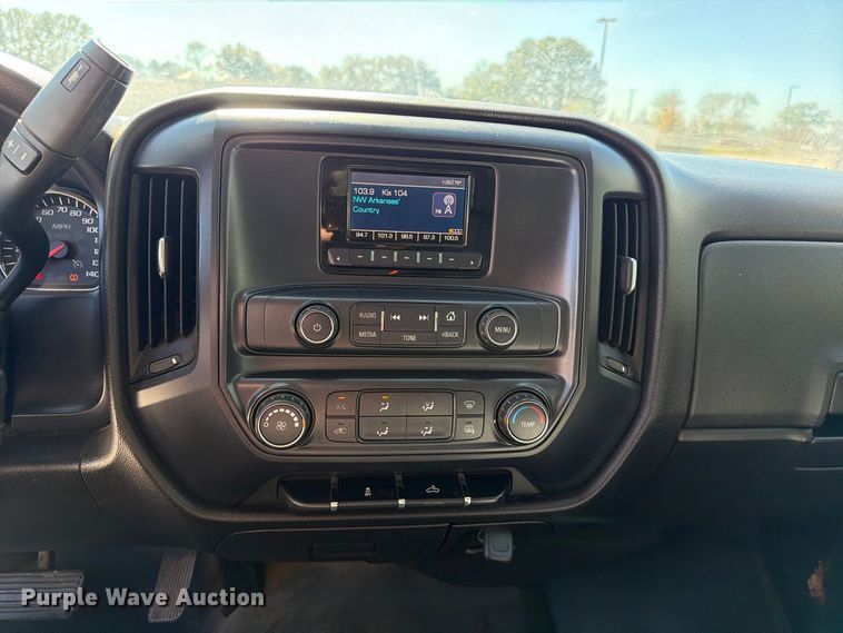 image for item FN2651 2015 Chevrolet Silverado 2500HD Crew Cab pickup truck
