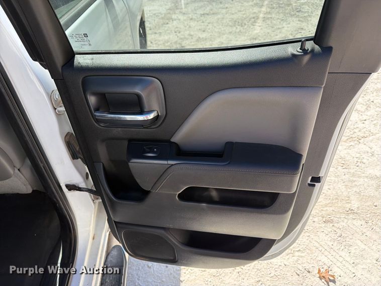 image for item FN2651 2015 Chevrolet Silverado 2500HD Crew Cab pickup truck