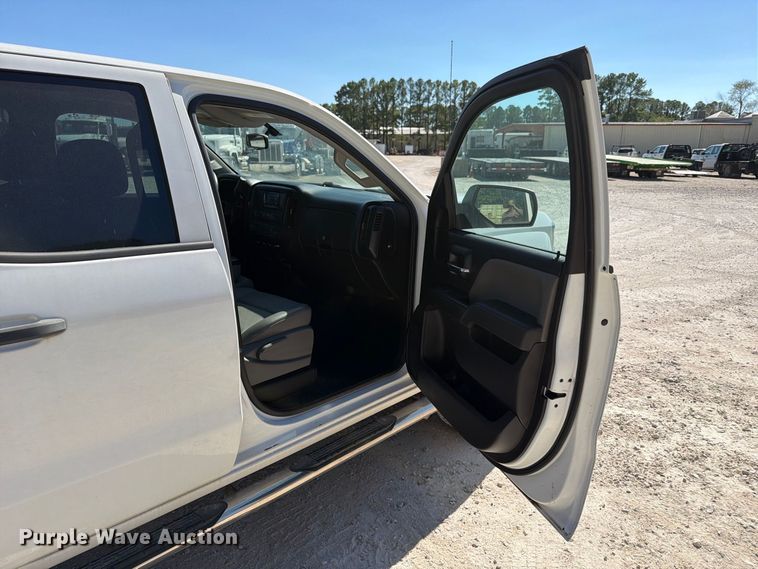 image for item FN2651 2015 Chevrolet Silverado 2500HD Crew Cab pickup truck