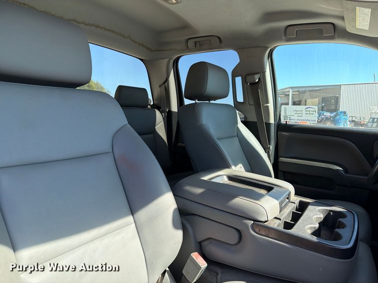 image for item FN2651 2015 Chevrolet Silverado 2500HD Crew Cab pickup truck