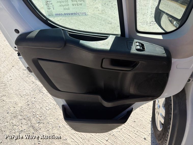 image for item FN2652 2018 RAM Promaster 2500 delivery van