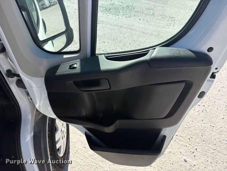 image for item FN2652 2018 RAM Promaster 2500 delivery van