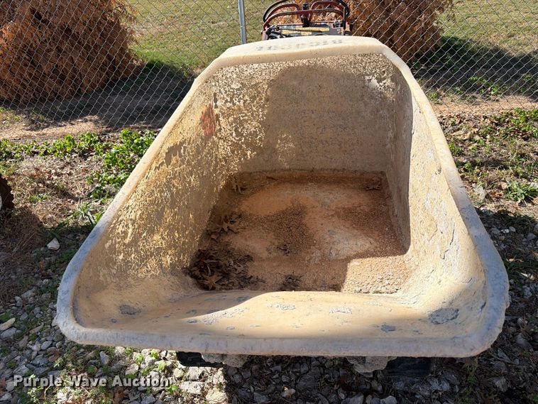 image for item FN2654 TORO 68138 power buggy