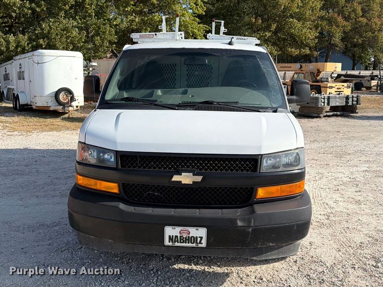 image for item FN2657 2021 Chevrolet Express 3500 van