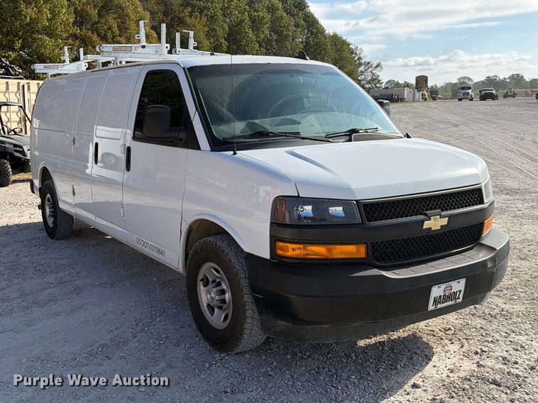image for item FN2657 2021 Chevrolet Express 3500 van