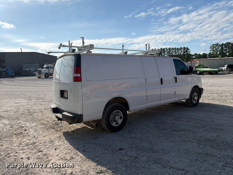 image for item FN2657 2021 Chevrolet Express 3500 van