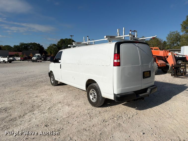 image for item FN2657 2021 Chevrolet Express 3500 van