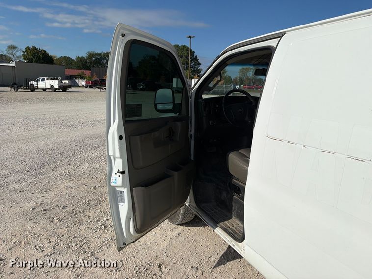 image for item FN2657 2021 Chevrolet Express 3500 van