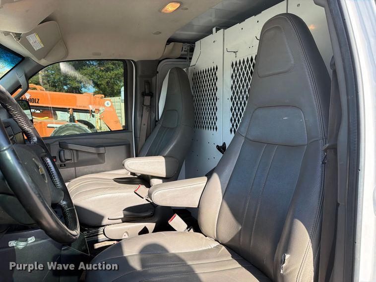 image for item FN2657 2021 Chevrolet Express 3500 van