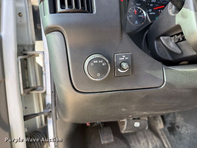 image for item FN2657 2021 Chevrolet Express 3500 van