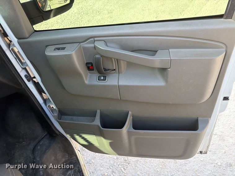 image for item FN2657 2021 Chevrolet Express 3500 van