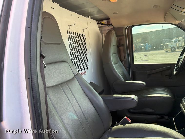 image for item FN2657 2021 Chevrolet Express 3500 van