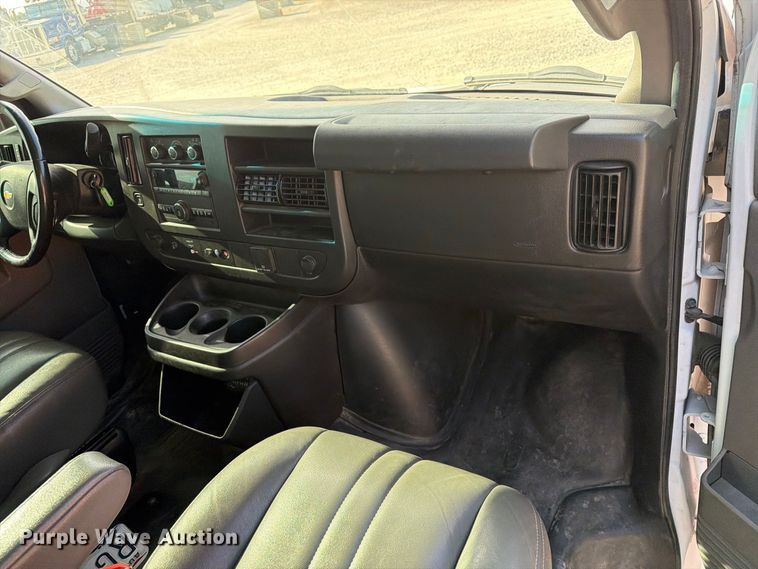 image for item FN2657 2021 Chevrolet Express 3500 van