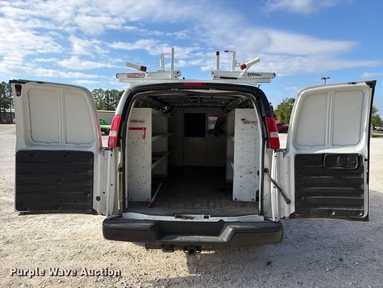 image for item FN2657 2021 Chevrolet Express 3500 van