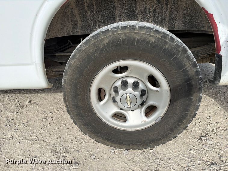 image for item FN2657 2021 Chevrolet Express 3500 van