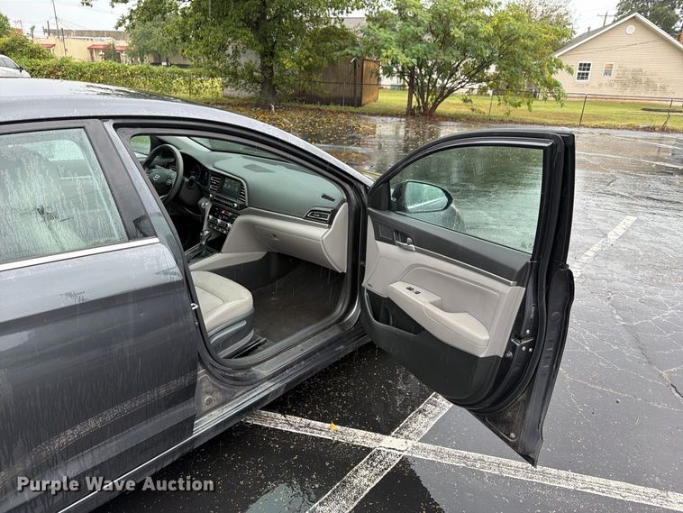image for item FN2663 2020 Hyundai Elantra 