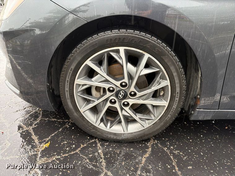 image for item FN2663 2020 Hyundai Elantra 