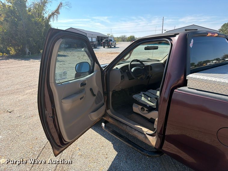 image for item FN2676 2000 Ford F150 pickup truck