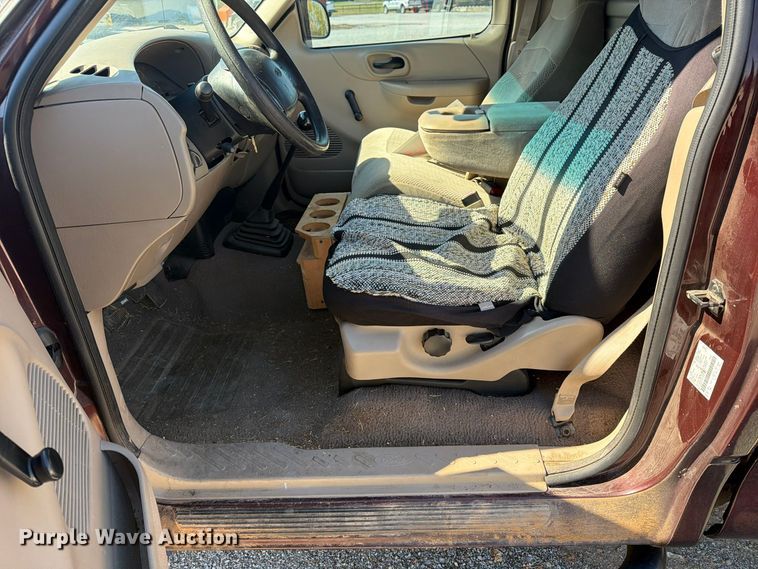 image for item FN2676 2000 Ford F150 pickup truck