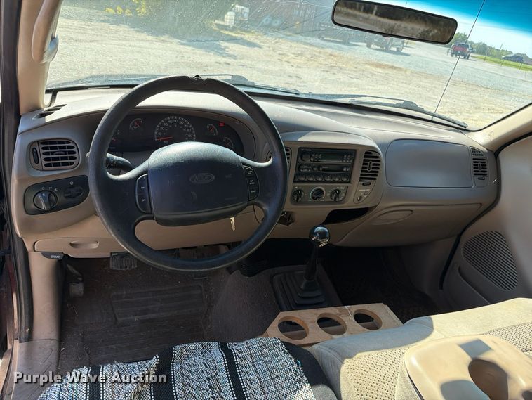 image for item FN2676 2000 Ford F150 pickup truck