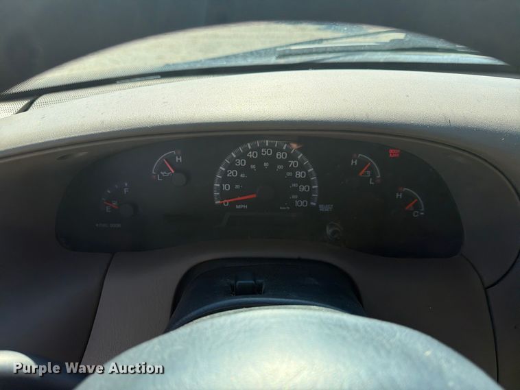 image for item FN2676 2000 Ford F150 pickup truck