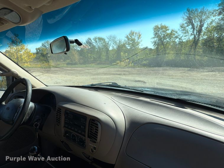 image for item FN2676 2000 Ford F150 pickup truck
