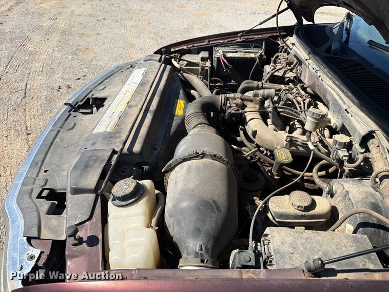 image for item FN2676 2000 Ford F150 pickup truck