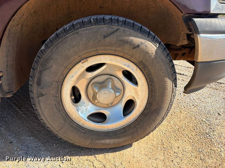 image for item FN2676 2000 Ford F150 pickup truck