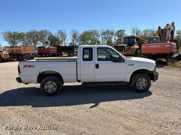 image for item FN5897 2005 Ford F250 Super Duty Ext. Cab pickup truck