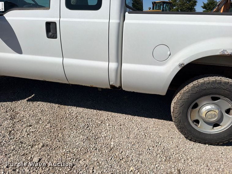 image for item FN5897 2005 Ford F250 Super Duty Ext. Cab pickup truck
