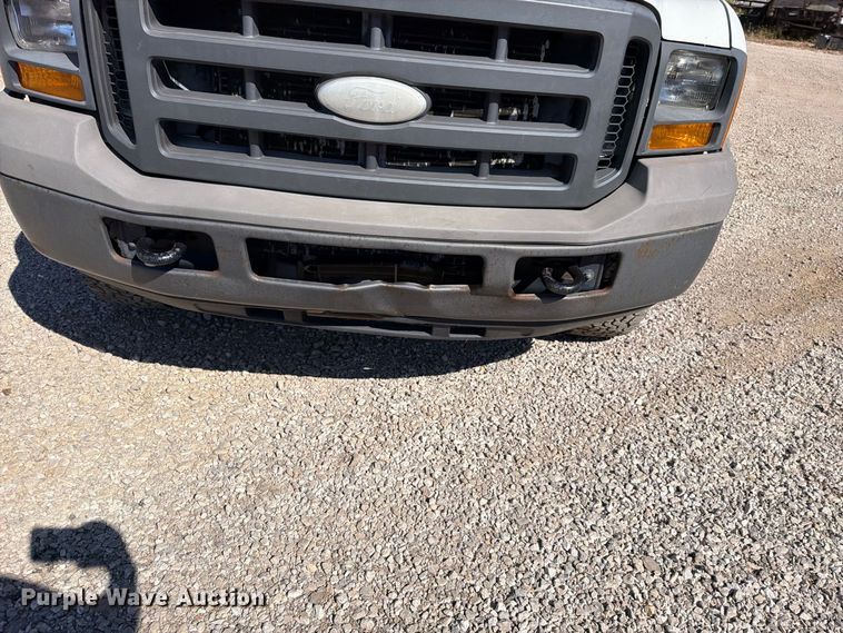 image for item FN5897 2005 Ford F250 Super Duty Ext. Cab pickup truck
