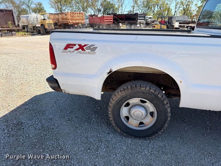 image for item FN5897 2005 Ford F250 Super Duty Ext. Cab pickup truck
