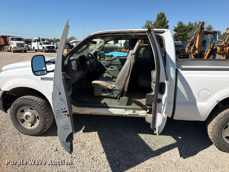 image for item FN5897 2005 Ford F250 Super Duty Ext. Cab pickup truck