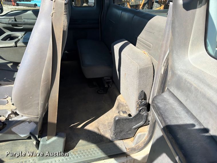 image for item FN5897 2005 Ford F250 Super Duty Ext. Cab pickup truck