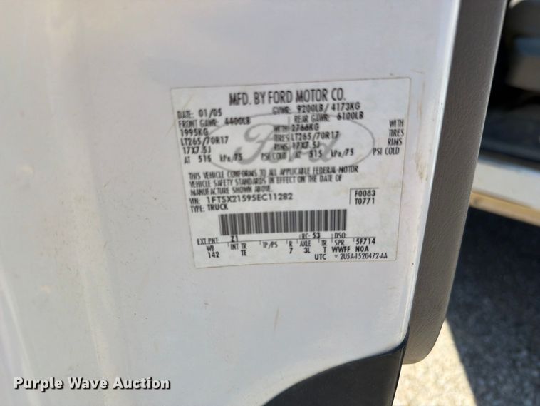 image for item FN5897 2005 Ford F250 Super Duty Ext. Cab pickup truck