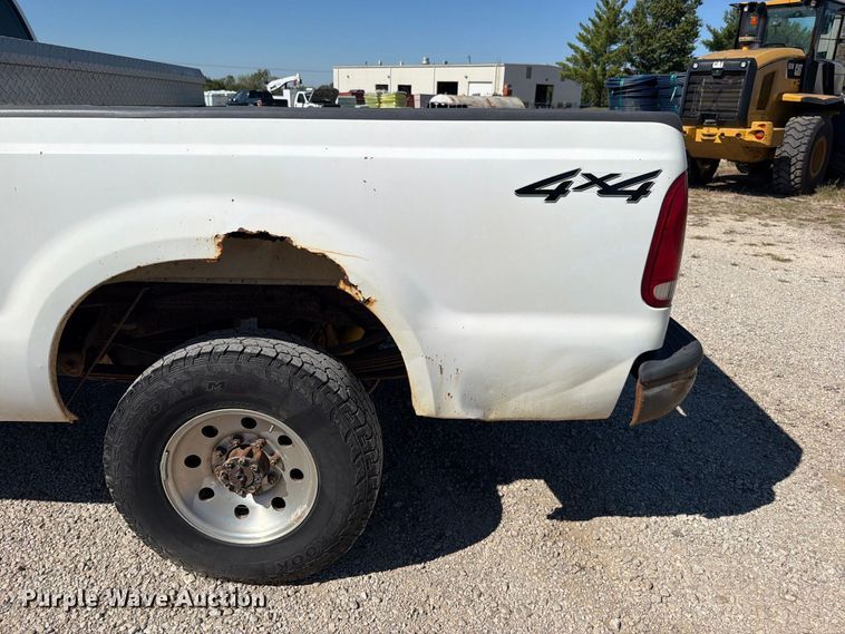 image for item FN5898 2001 Ford F250 Super Duty pickup truck