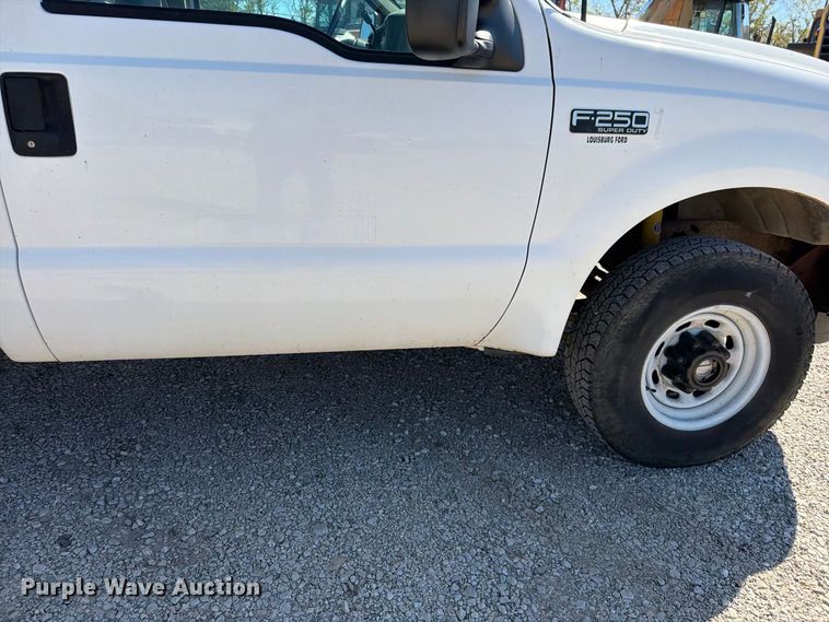 image for item FN5898 2001 Ford F250 Super Duty pickup truck