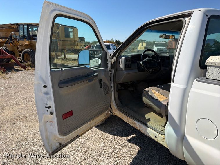 image for item FN5898 2001 Ford F250 Super Duty pickup truck