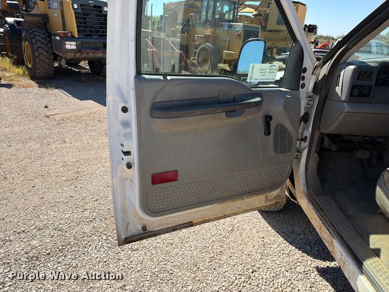 image for item FN5898 2001 Ford F250 Super Duty pickup truck