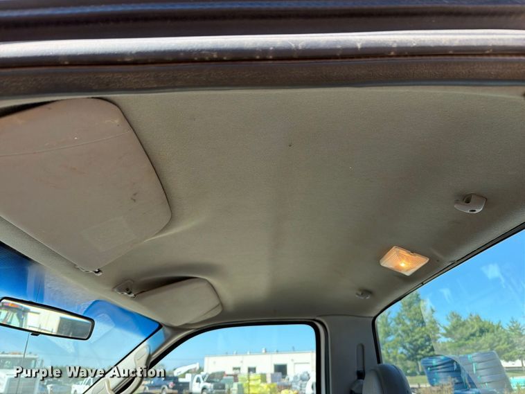 image for item FN5898 2001 Ford F250 Super Duty pickup truck
