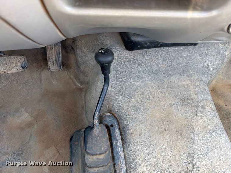 image for item FN5898 2001 Ford F250 Super Duty pickup truck