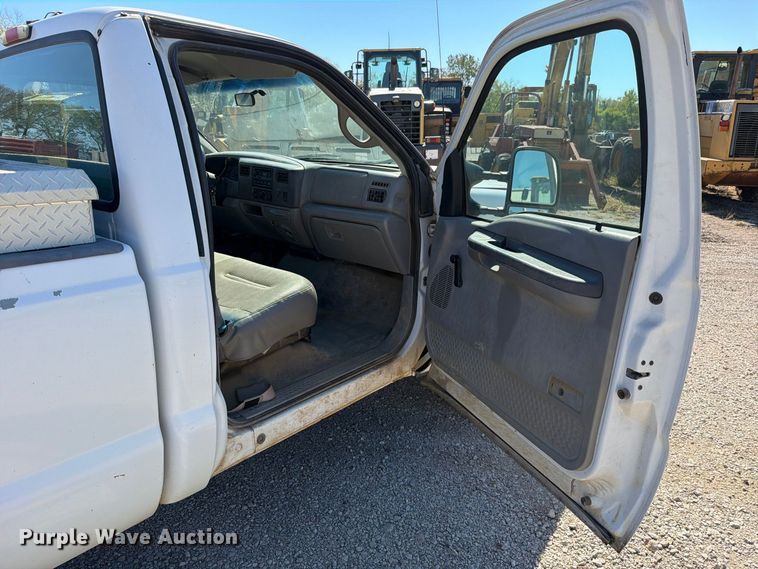 image for item FN5898 2001 Ford F250 Super Duty pickup truck